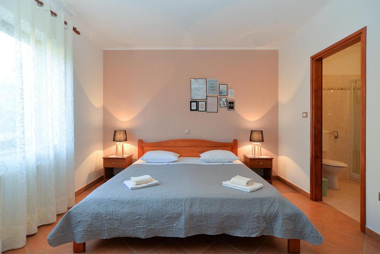 Apartments Marija 1089 波雷奇 外观 照片